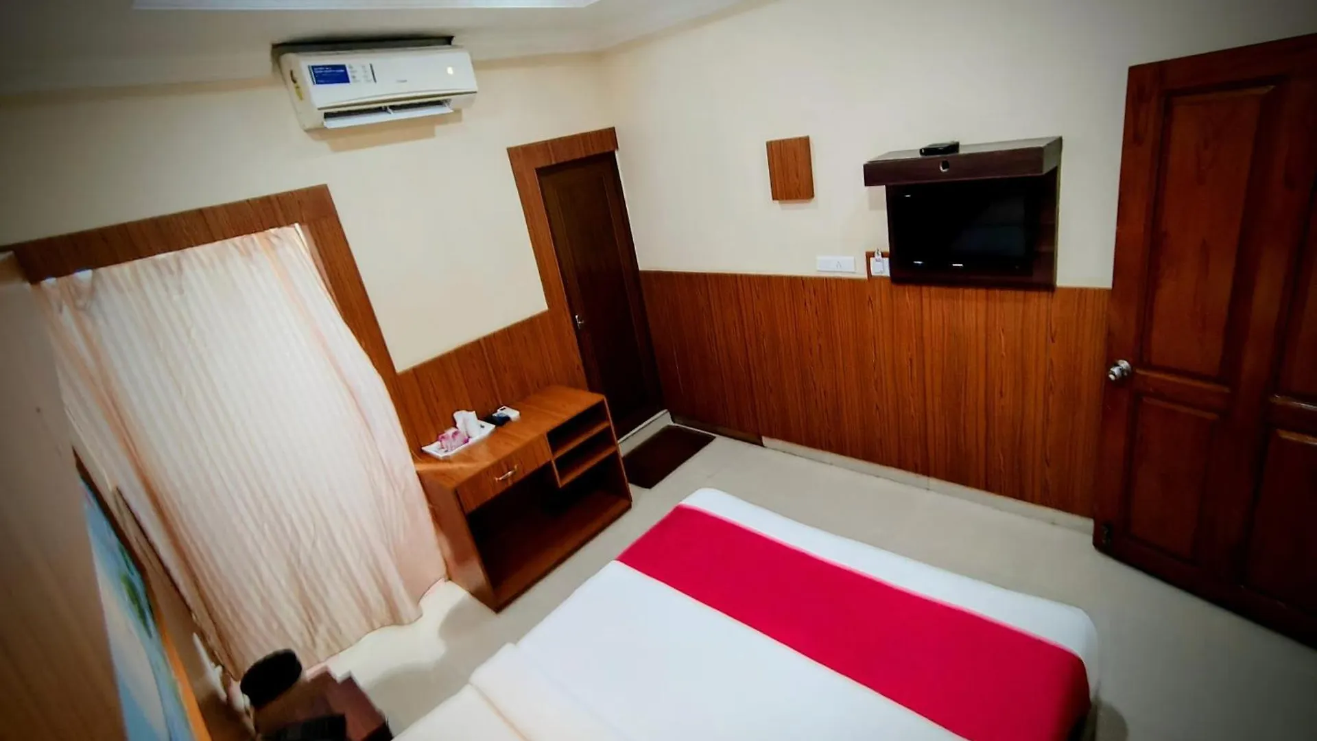 ホテル Sneha Inn カンヌール